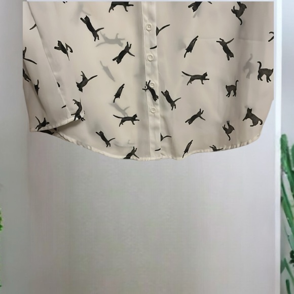 Torrid Harper kitty top - Picture 3 of 4